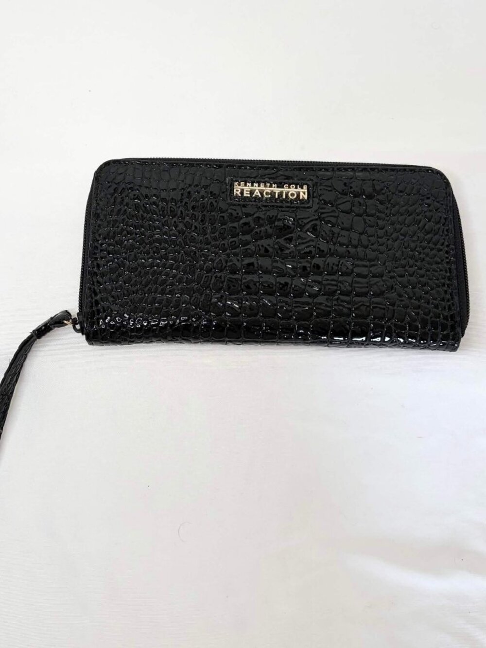 Kenneth Cole Reaction Zip Around Wallet Clutch Wristlet Black Patent Croc